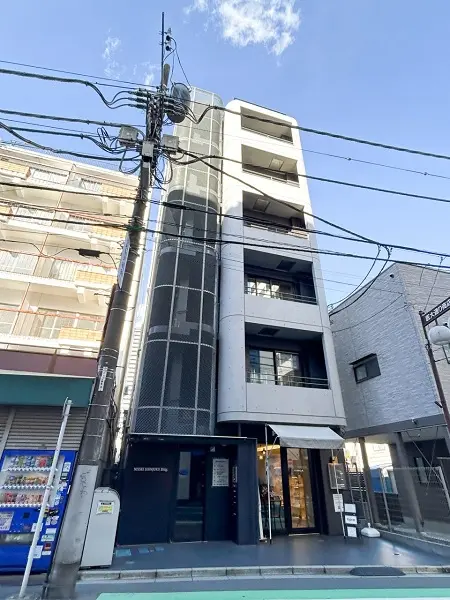 新宿三丁目の居抜き店舗の外観