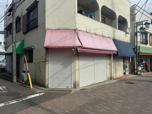 貸店舗(スケルトン)の外観