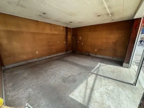 貸店舗(スケルトン)の内装