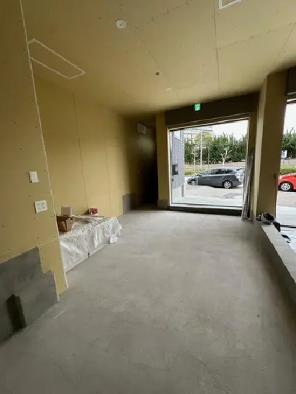 貸店舗(スケルトン)の内装