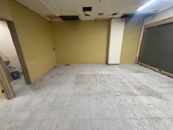 貸店舗(スケルトン)の内装