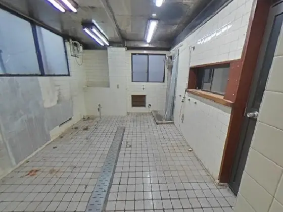 貸店舗(スケルトン)の内装