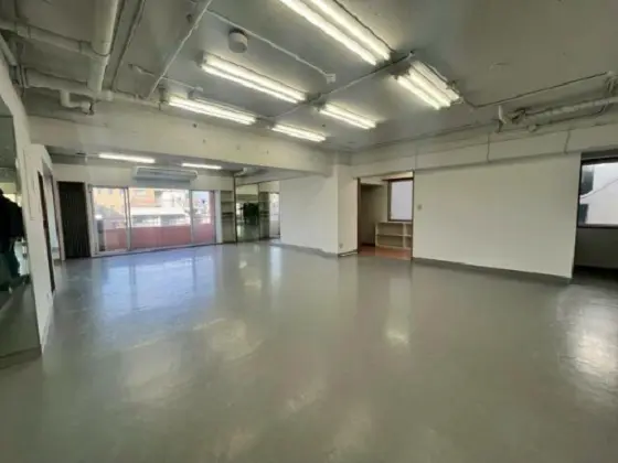 貸店舗(事務所仕様)の内装