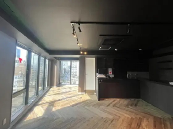 新橋のスケルトン物件の内装