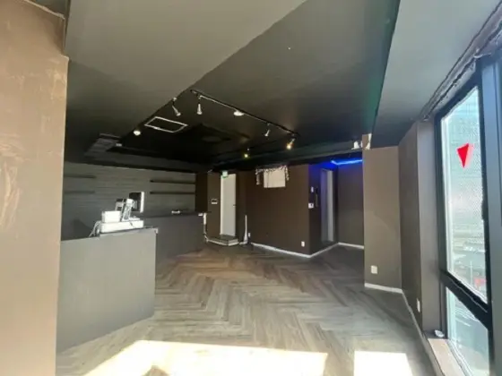 貸店舗(スケルトン)の内装