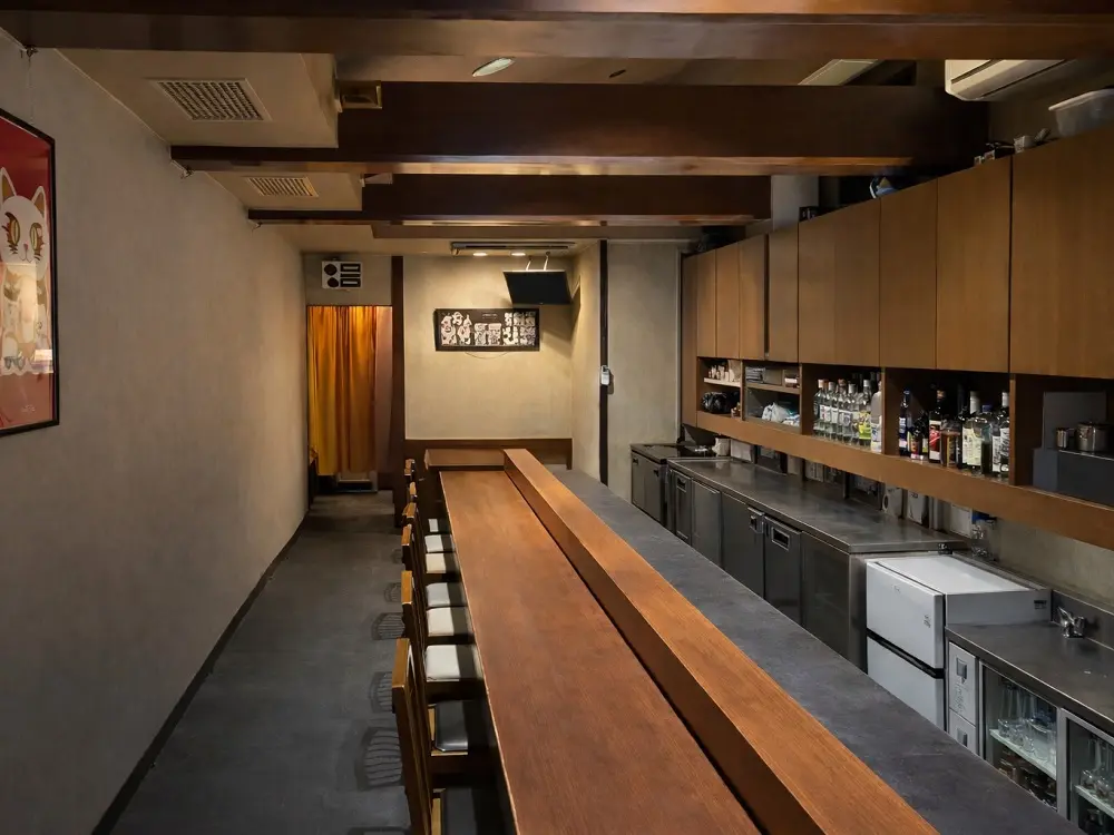 新宿御苑前の居抜き店舗の内装