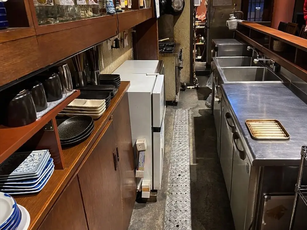 居酒屋の居抜き物件の厨房