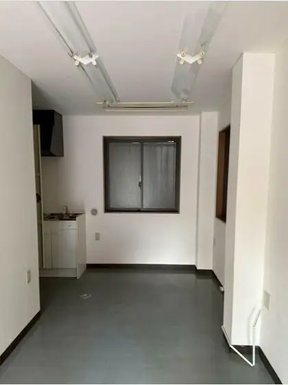 牛込柳町の事務所仕様店舗物件の内装