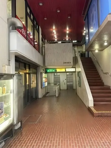市川のカフェ・喫茶店居抜きのエントランス