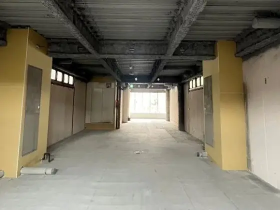 青葉台のスケルトン物件の内装