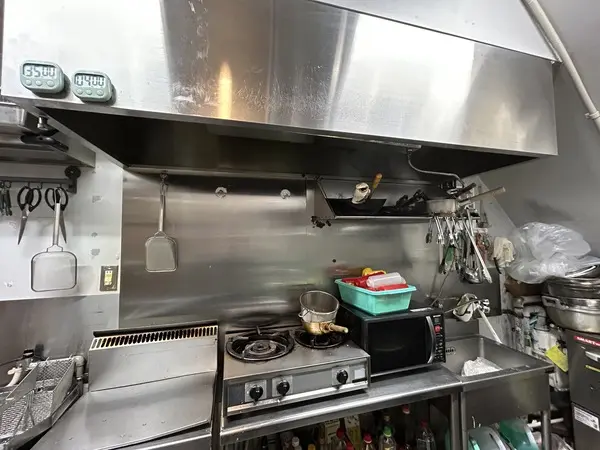 居酒屋の居抜き物件の厨房