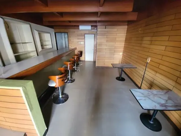 東林間のスナック・パブ居抜きの内装