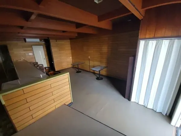 スナック・パブの居抜き物件の内装