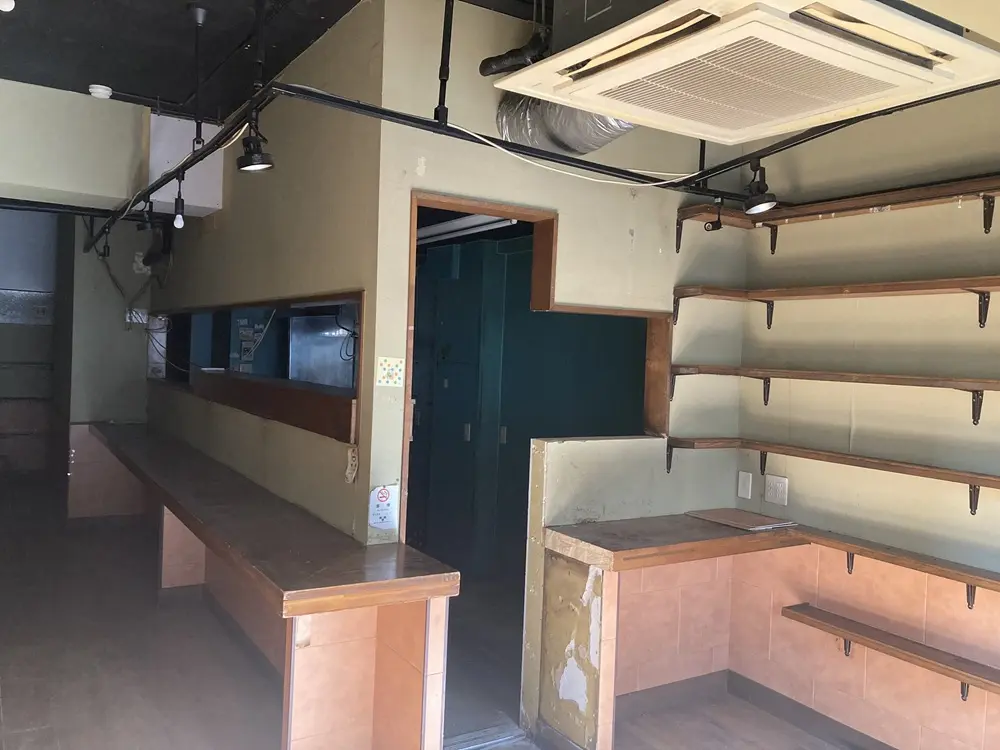 池上の焼肉屋居抜きの内装