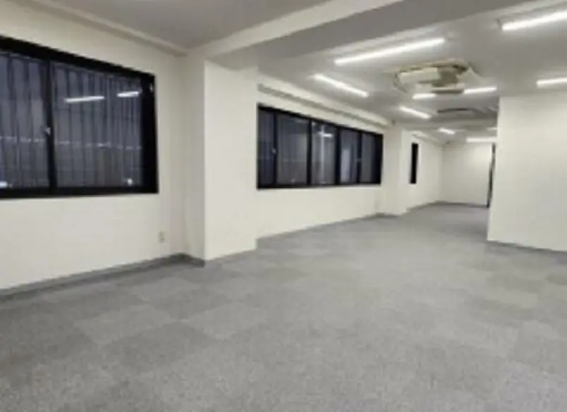 神泉のスケルトン物件の内装