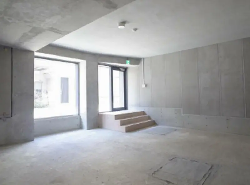 池尻大橋のスケルトン物件の内装