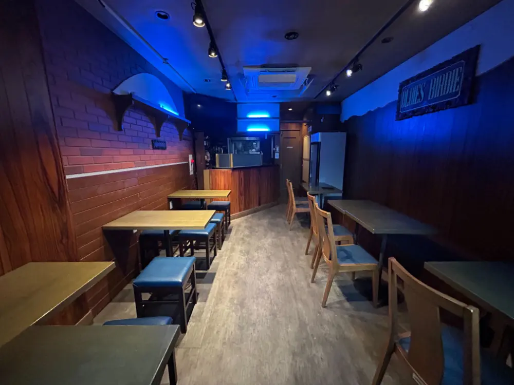 大塚のダイニングバー居抜きの内装