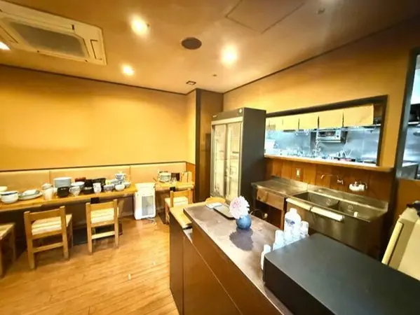 信濃町のうどん・そば居抜きの内装