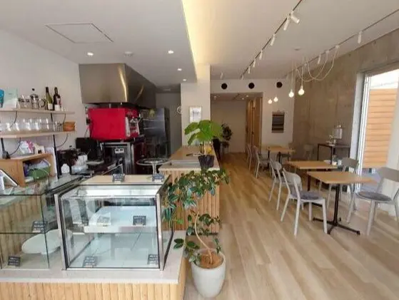 自由が丘の居抜き店舗の内装