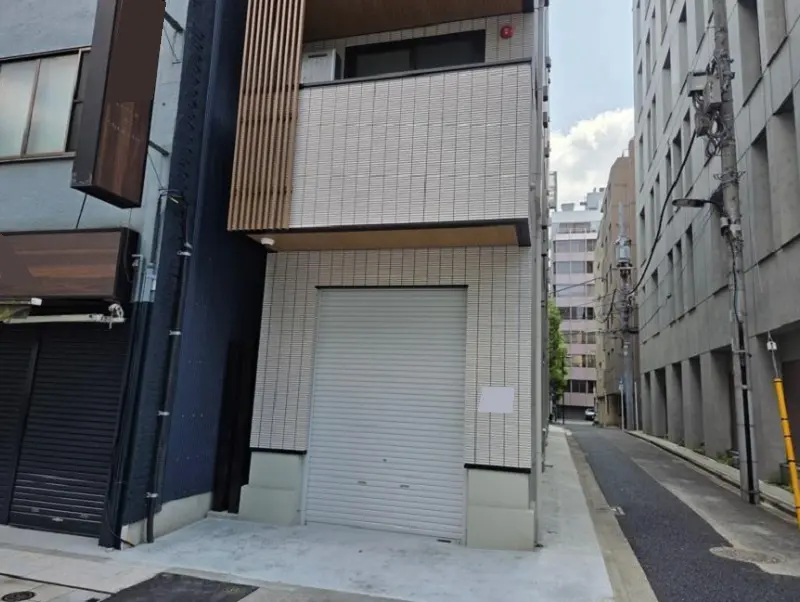 神保町のスケルトン店舗物件の外観