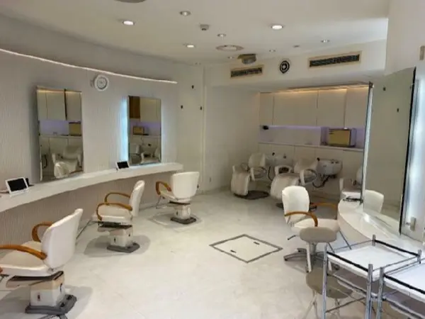 美容室・理容室の居抜き物件の内装