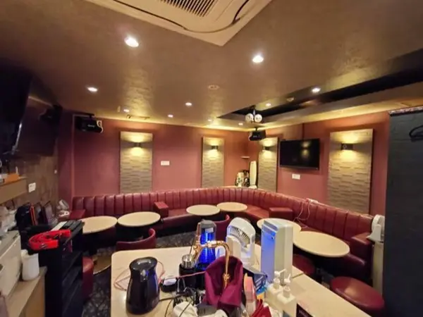 六本木のスナック・パブ居抜きの内装