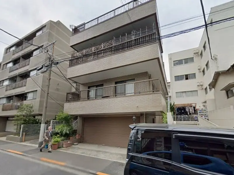 巣鴨のスケルトン店舗物件の外観