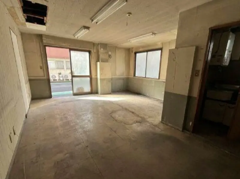 新御徒町のスケルトン店舗物件の内装