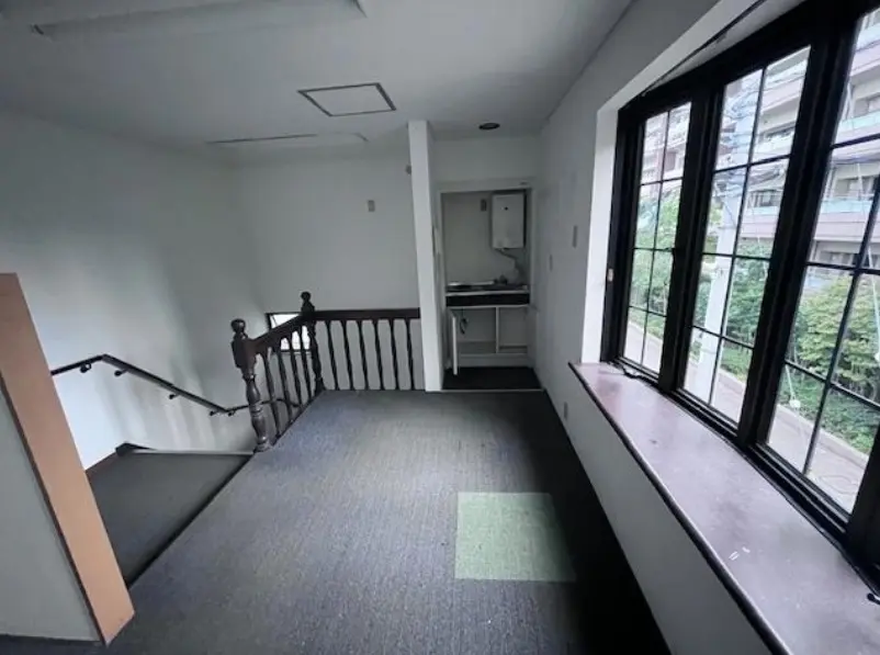 三鷹の事務所仕様店舗物件の内装