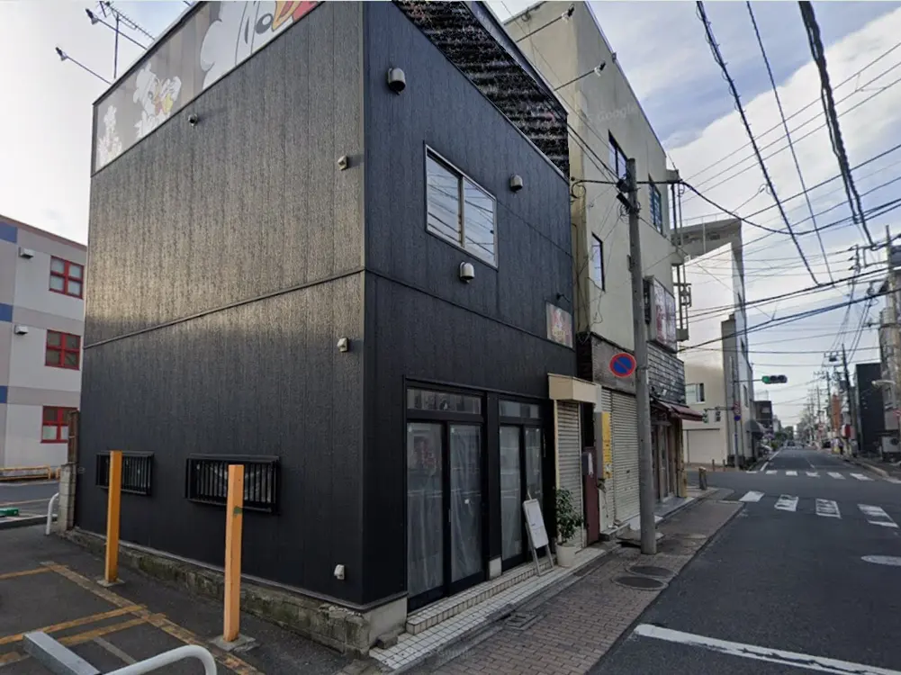 多国籍料理の居抜き物件の外観