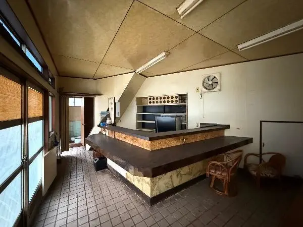 志村坂上の居酒屋居抜きの内装