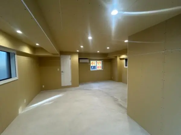 鷺ノ宮のスケルトン店舗物件の内装