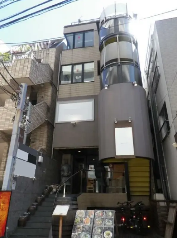 貸店舗(スケルトン)の外観