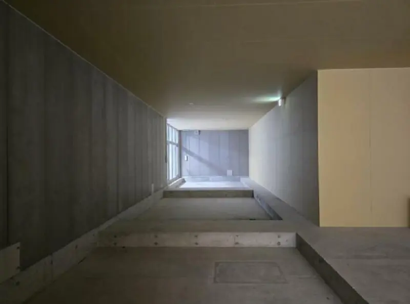 浜田山のスケルトン店舗物件の内装