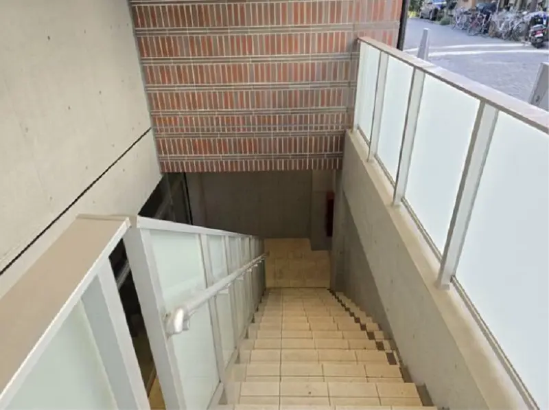 浜田山のスケルトン物件の共用部