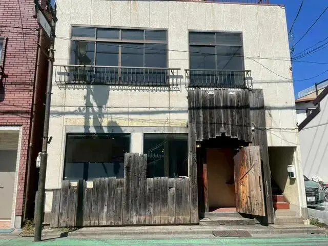 蕨の居抜き店舗の外観