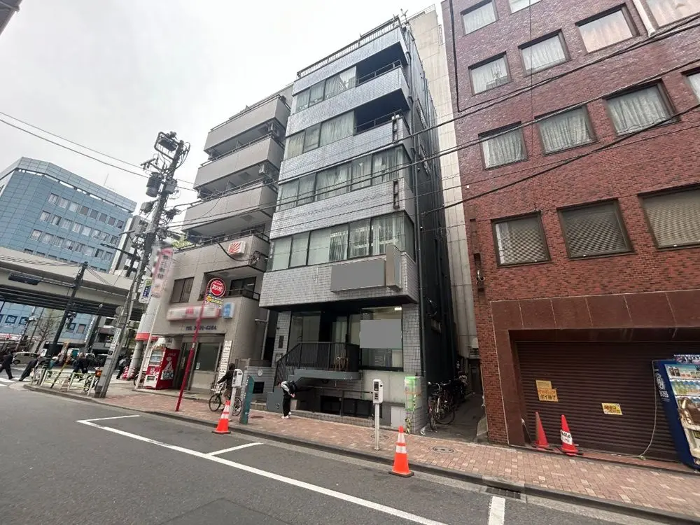 御徒町のスケルトン物件の外観