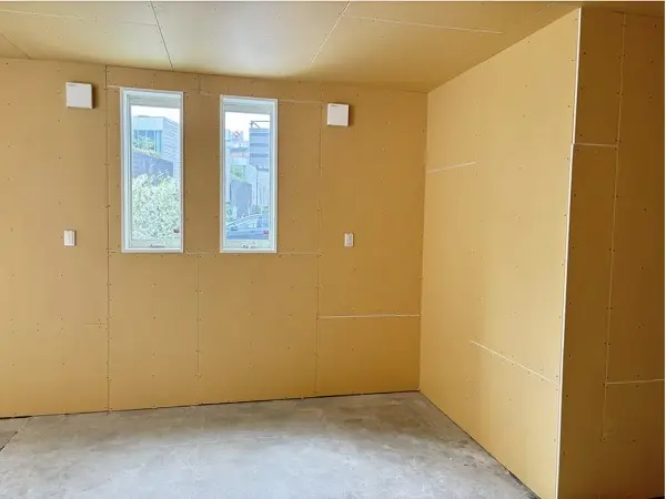 京王八王子のスケルトン店舗物件の内装