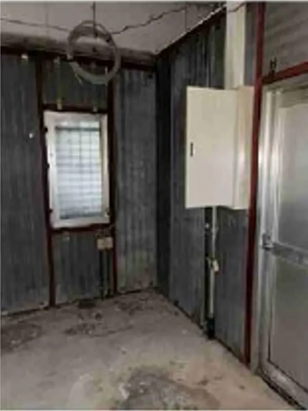 貸店舗(スケルトン)の内装