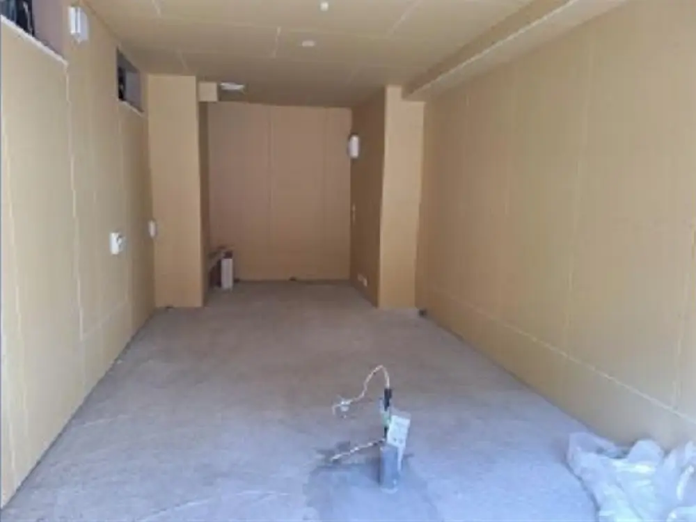 新中野のスケルトン店舗物件の内装