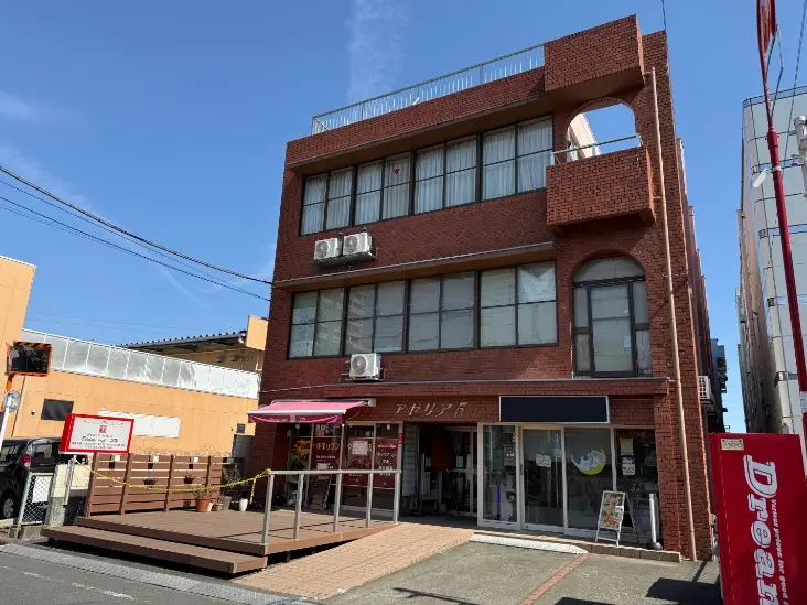 中華料理の居抜き物件の外観