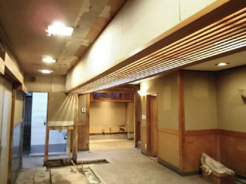 高円寺のスケルトン店舗物件の内装