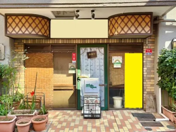 大門の居抜き店舗のエントランス