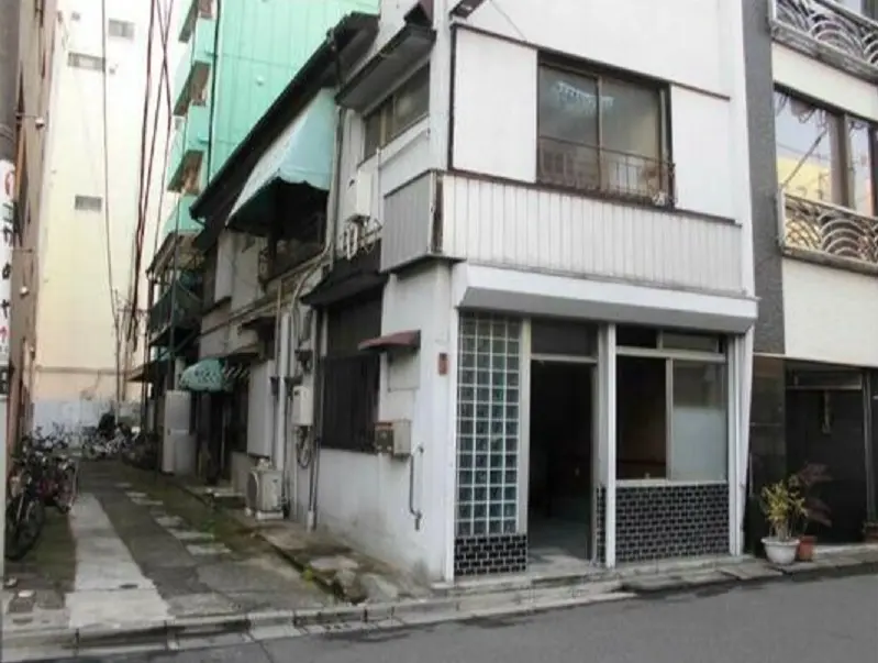 貸店舗(スケルトン)の外観