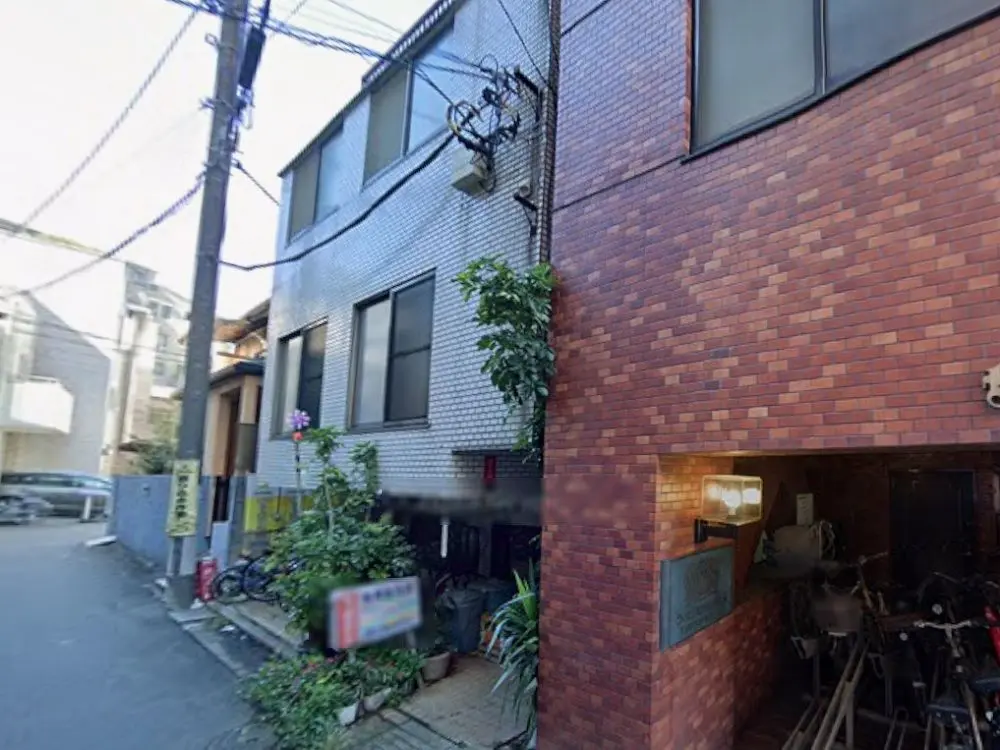 千駄木のスケルトン物件の外観