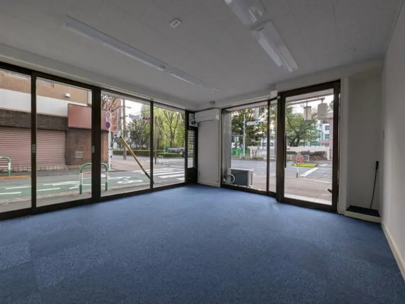 池袋の事務所仕様店舗物件の内装