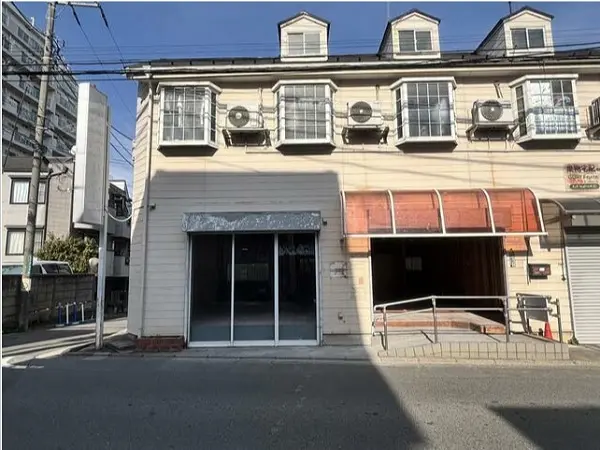 等々力のスケルトン店舗物件の外観