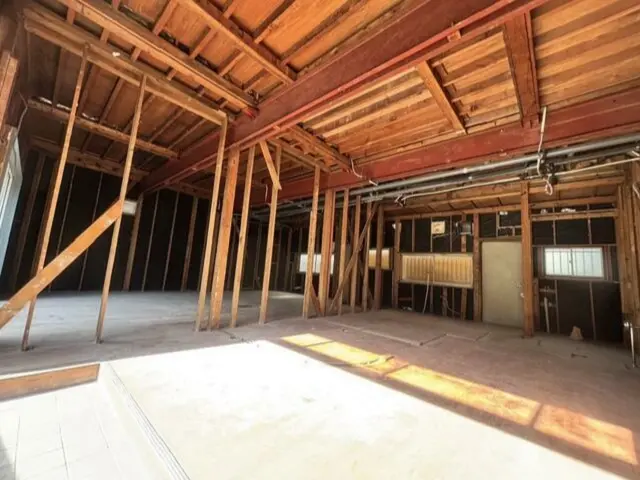 等々力のスケルトン店舗物件の内装