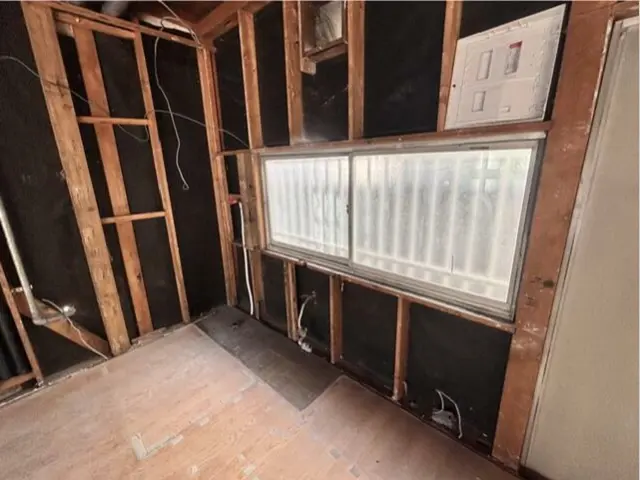 等々力のスケルトン店舗物件の内装