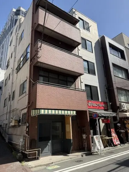 茅場町のスケルトン店舗物件の外観